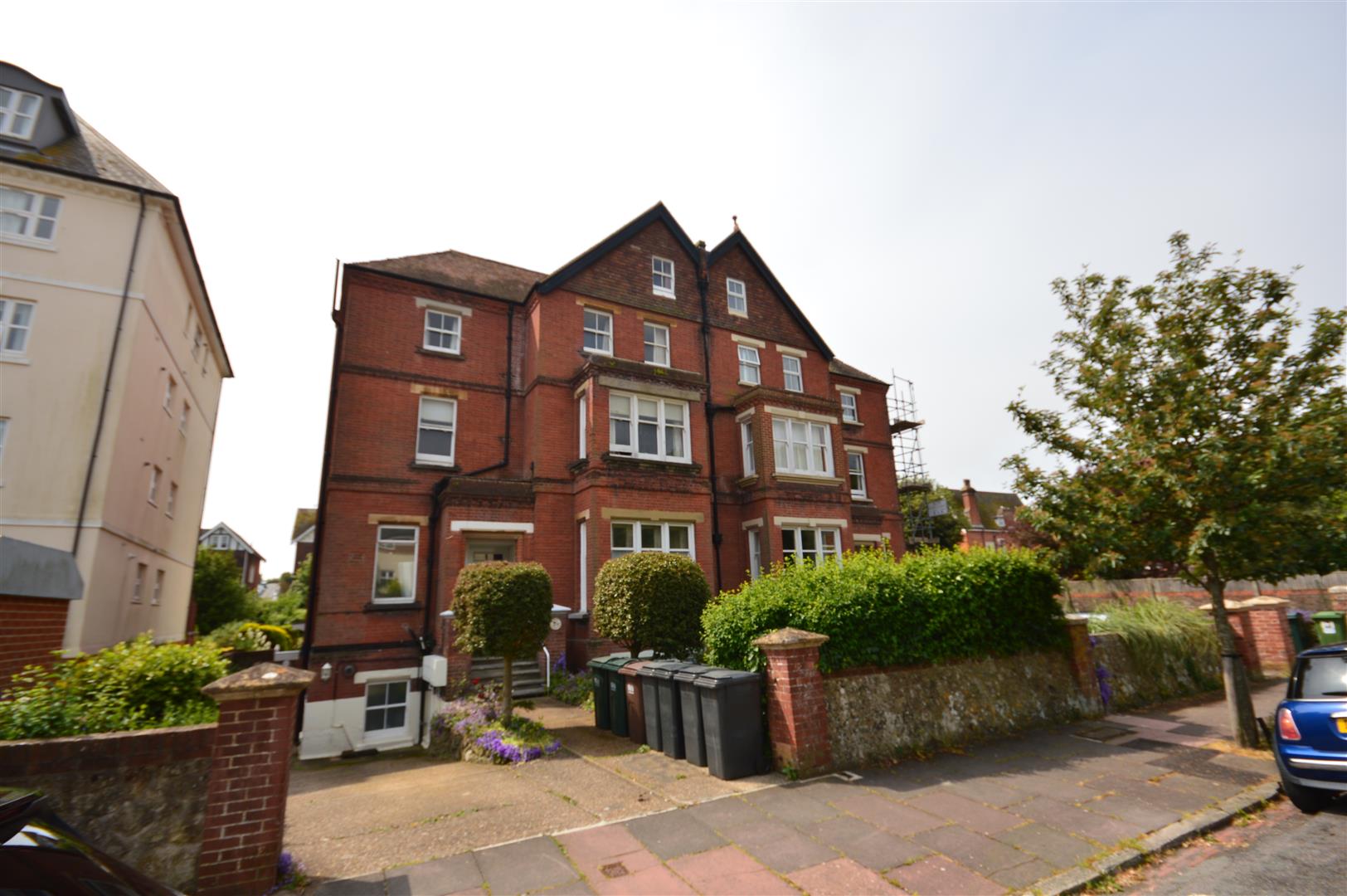 Property Details for Jevington Gardens Eastbourne BN21 4HN Town
